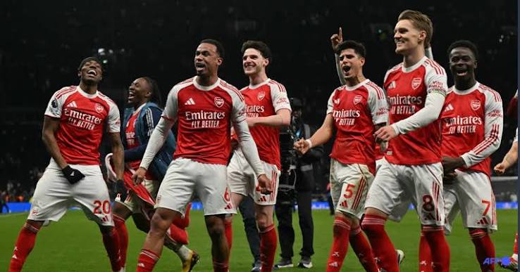 Arsenal atas Tottenham 
